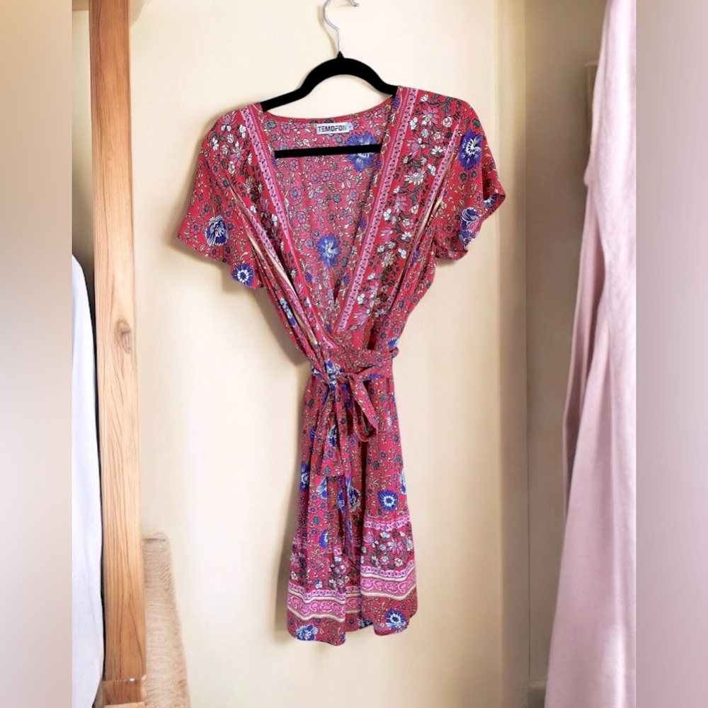 Knee Length Pink/Red Floral Adjustable Wrap Dress